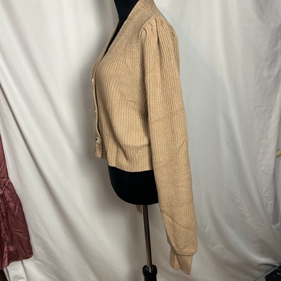 NWOT shaker knit cropped sweater XXL (runs smaller, so XL is more accurate) - Picture 2 of 5